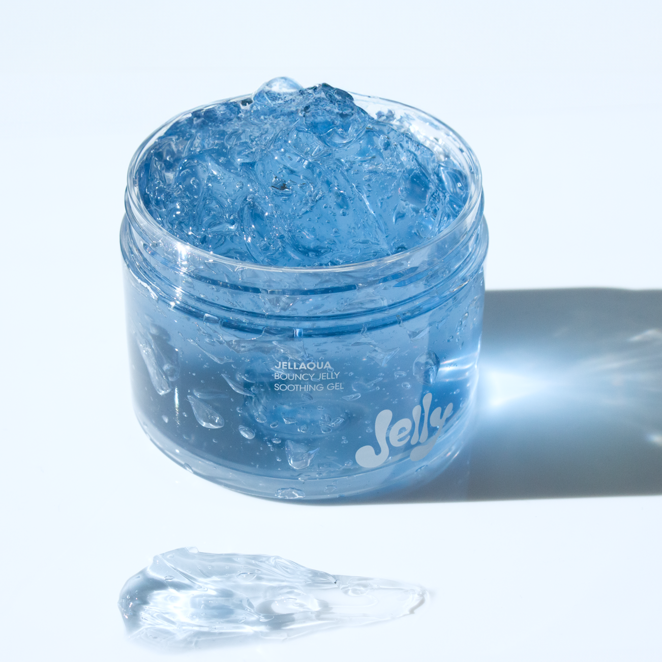 Lightweight jelly-textured gel from Jellaqua – K-beauty soothing treatment for redness and skin recovery. Beautifulsmile cosmetics UK