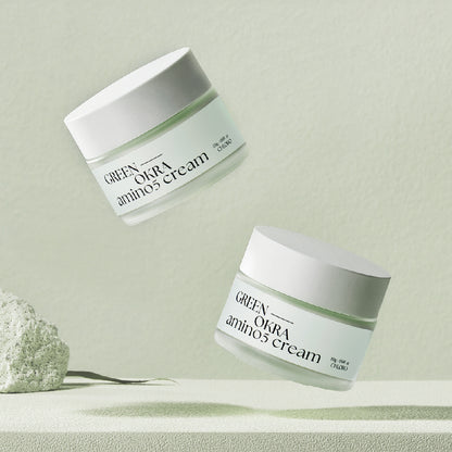 Hand applying Chloro Green Okra Amino 5 Cream – nourishing K-beauty cream with okra and 5 types of amino acids. Beautifulsmile cosmetics UK