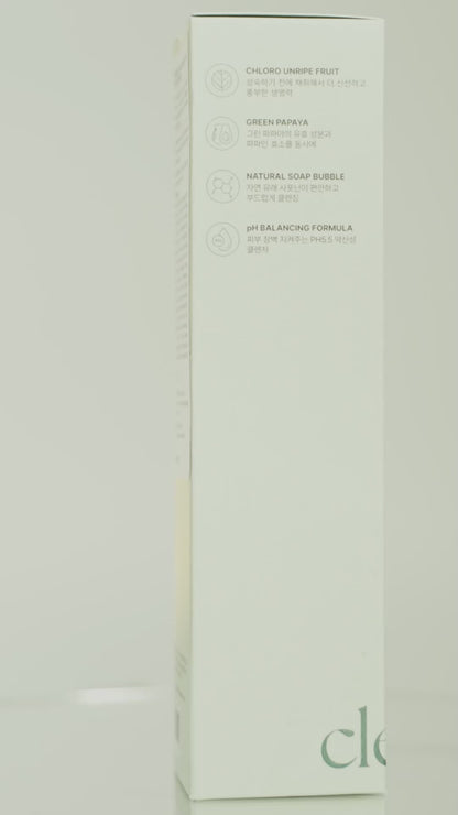 Close-up of Chloro Green Papaya Papain Gel Cleanser’s smooth gel texture, popular Korean skincare product in K-beauty. Beautifulsmile cosmetics UK